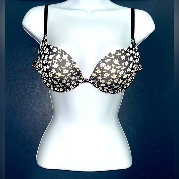 Victoria's Secret Other - Victoria’s Secret bra 36A EUC